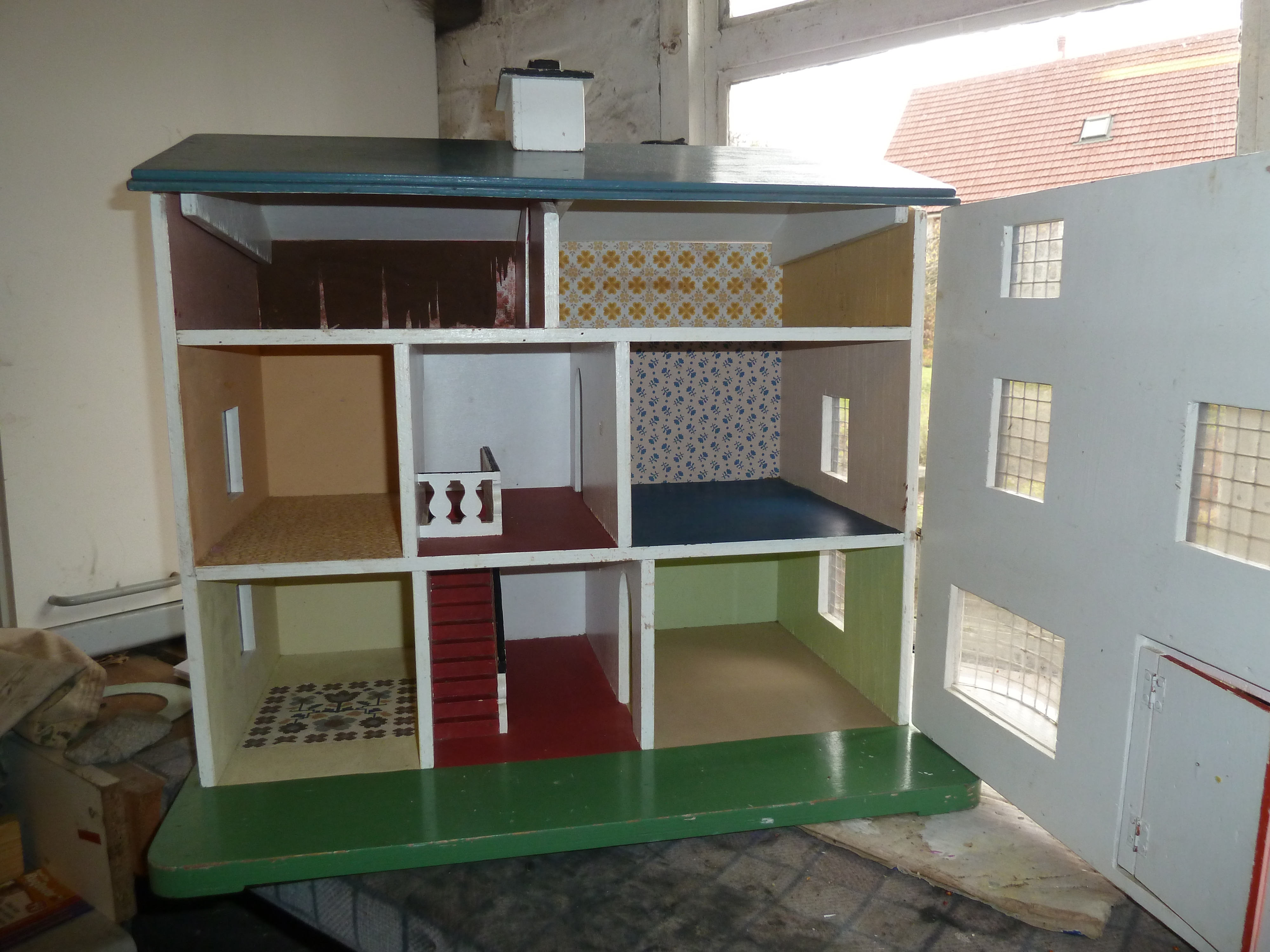 decorating a dolls house